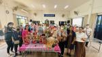 การอบรมส่งเสริมอาชีพการทำตะกร้าใส่แก้ว...